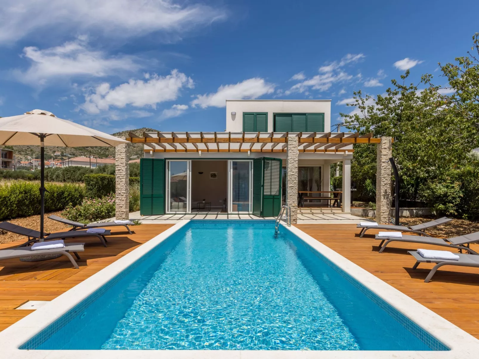 Villa Trogir-Outside