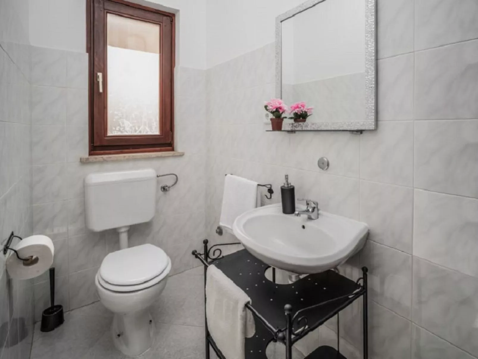 Chiara in Rogivici-Inside