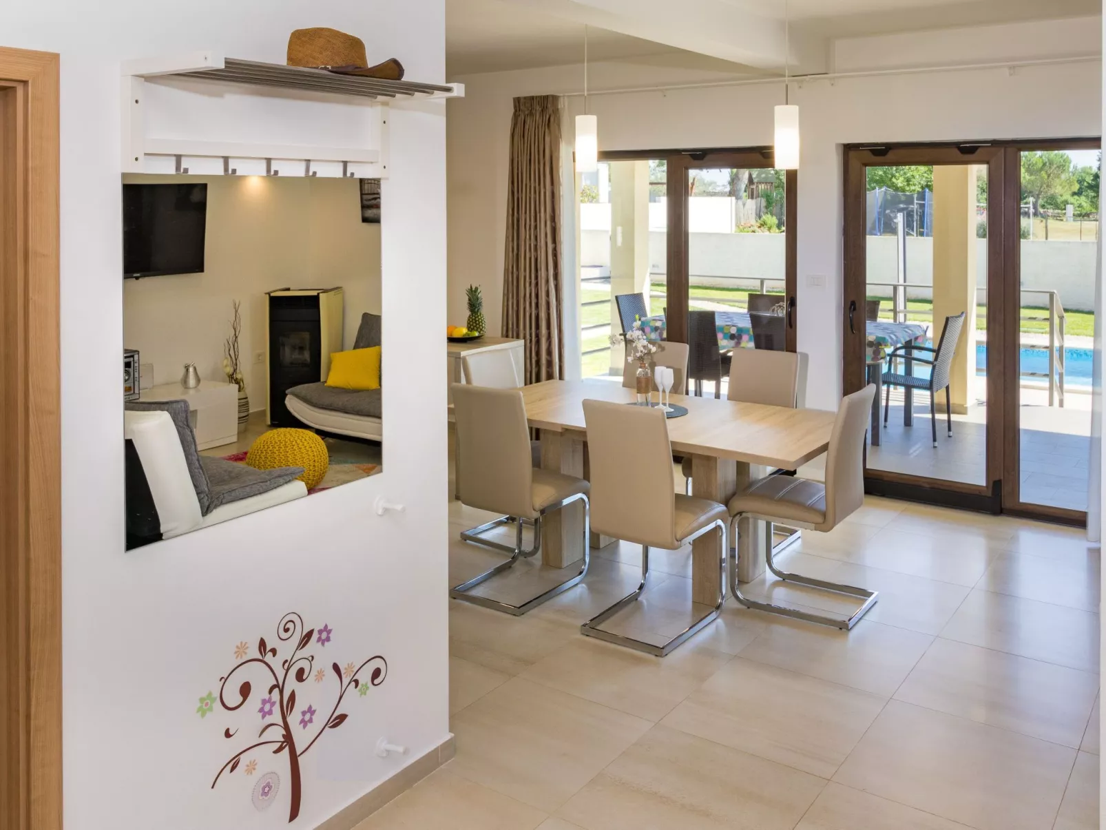 In Juršići mit Privatem Pool-Drinnen