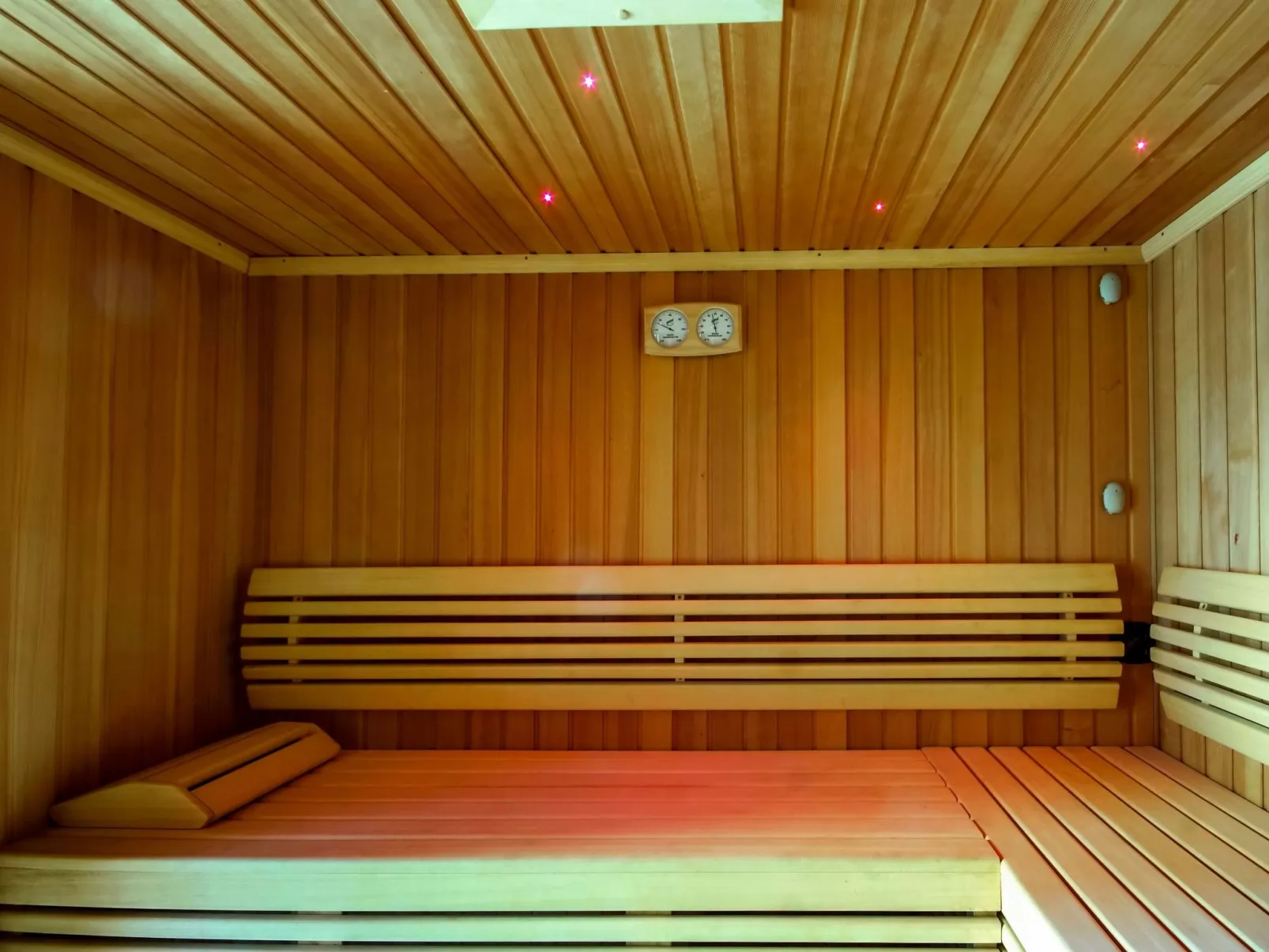 Luxus "Villa Mirna" mit Tennisplatz-Dedans