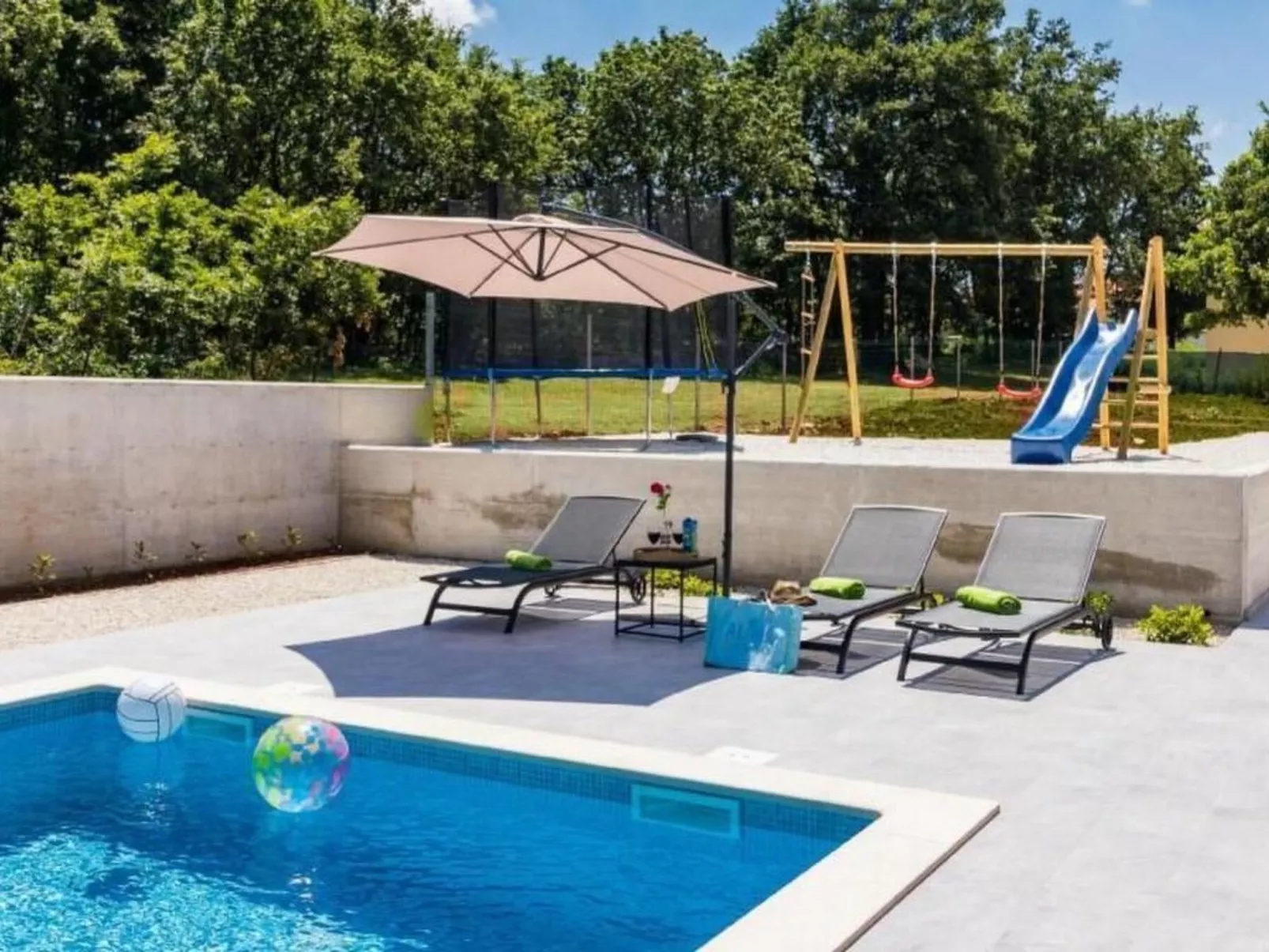 Villa Sanivaro mit beheiztem Pool und Whirlpool-Inside