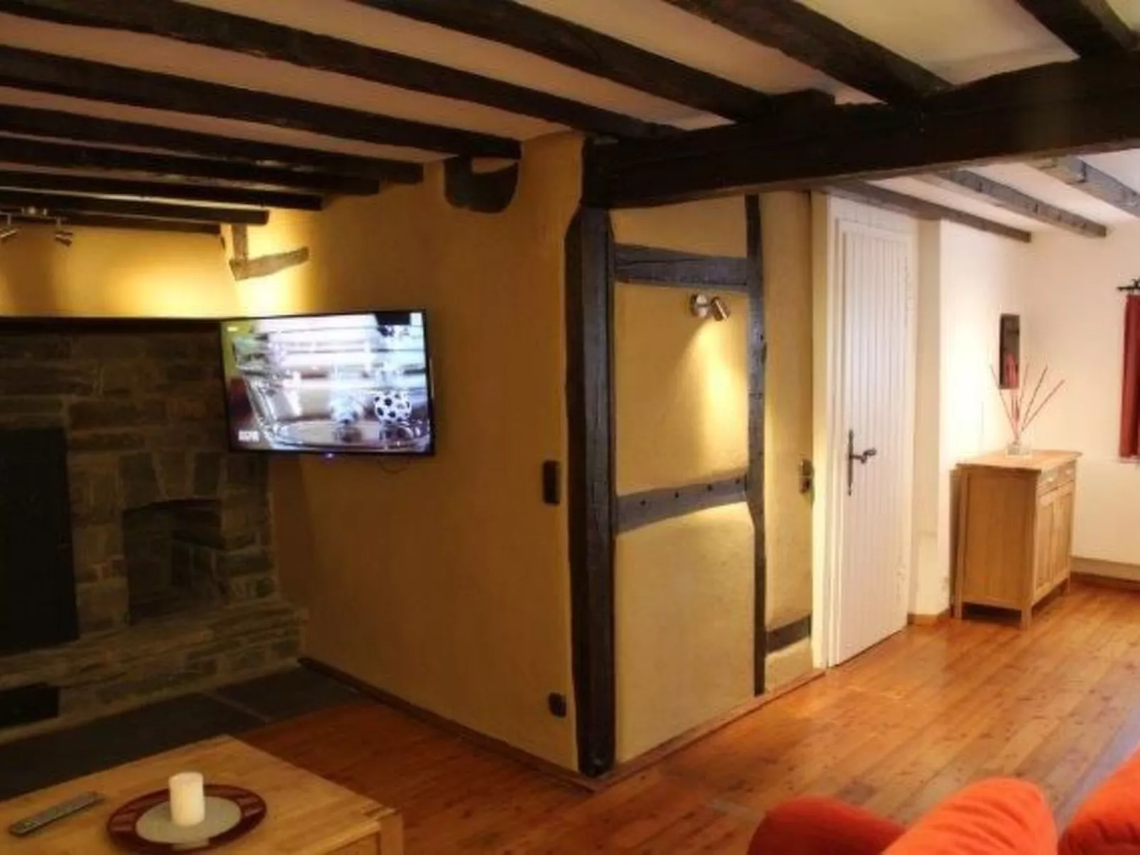 Fachwerkhaus mit Garten, Grill und Terrasse-Inside