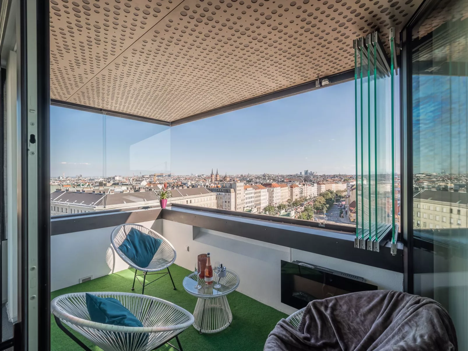 Skyflats Sun View-Inside