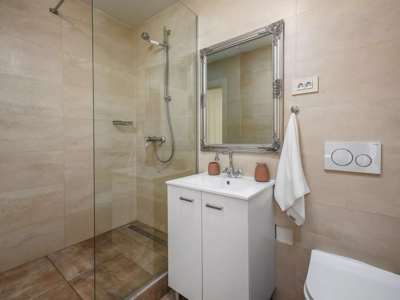 Villa Valtura-Inside