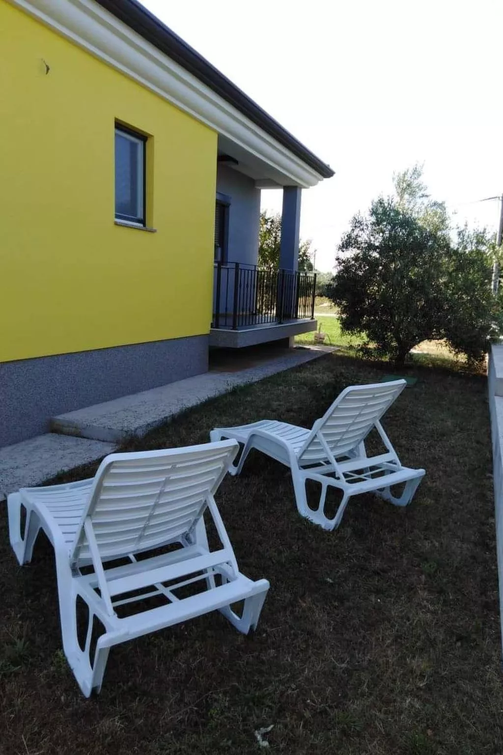 Mit Terrasse, Grill und Garten-Dedans