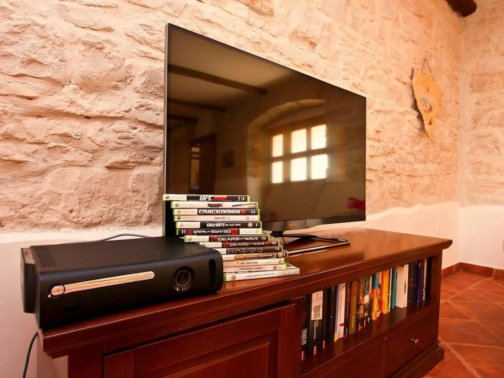 Gemütliches Ferienhaus in Peresiji mit Grill und Terrasse-Dedans