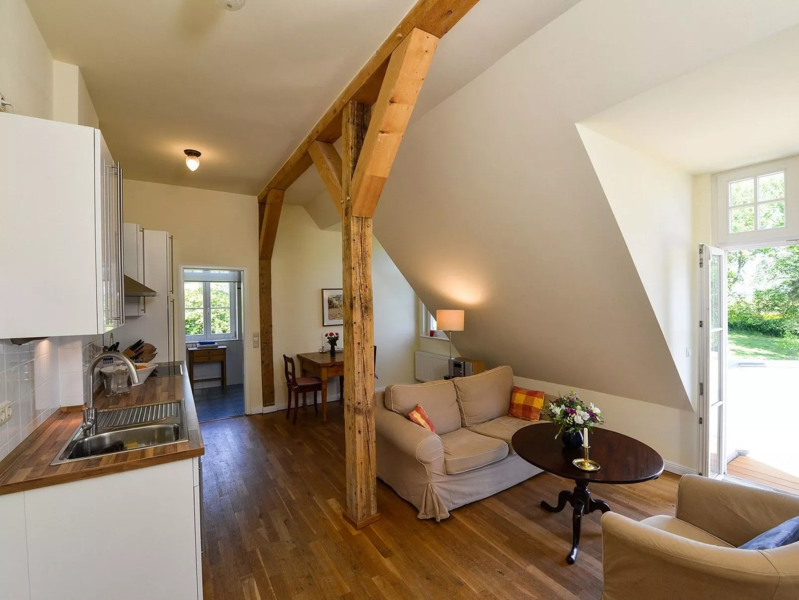 Wohnung im zweiten Obergeschoss des Gutshauses-Dedans