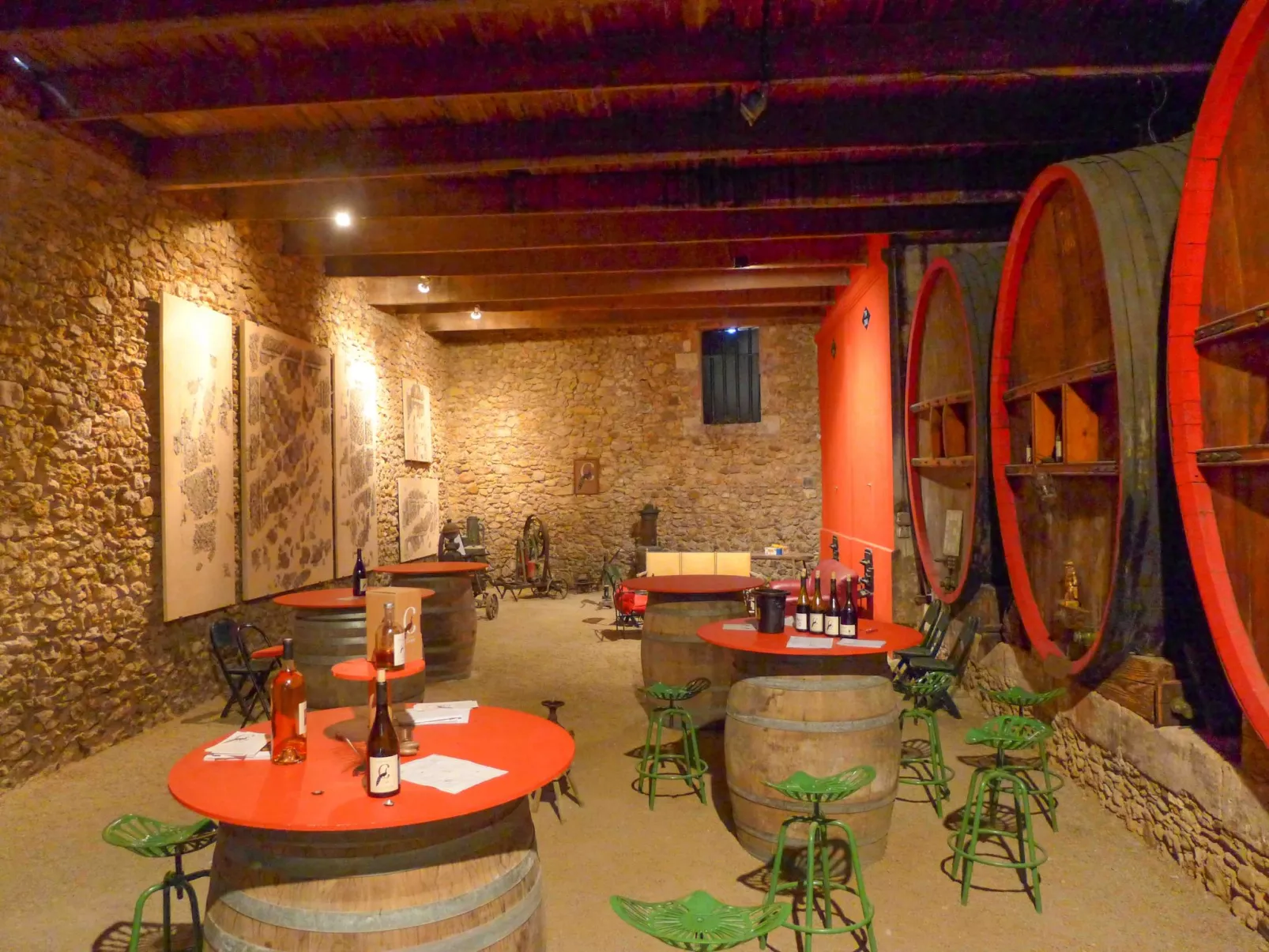 In Murviel-les-Béziers,-Drinnen