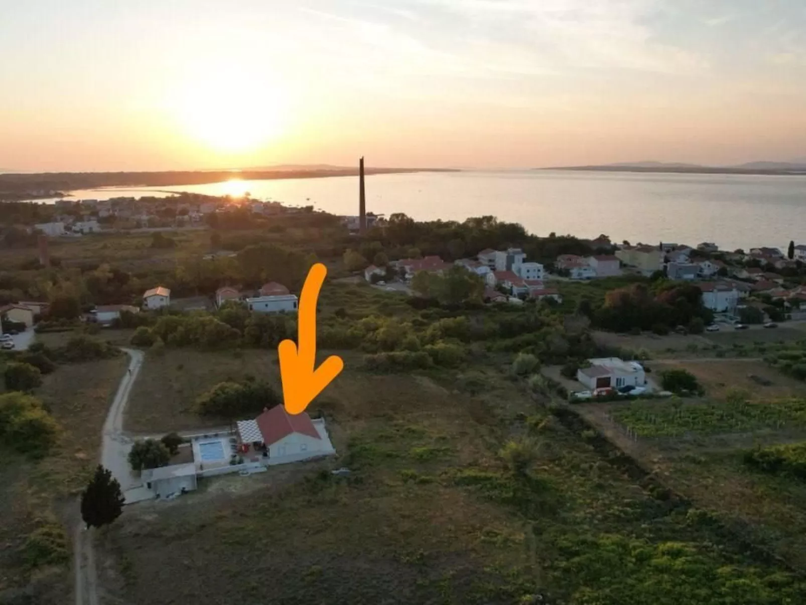 Ana Dreams - von TA Leut Agency-Outside