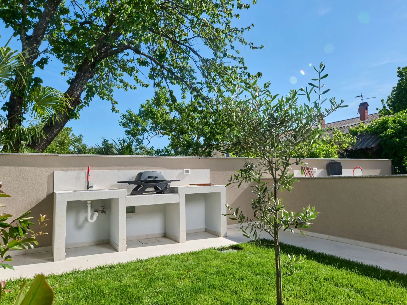 In Zambratija mit eigenem Parkplatz-Inside