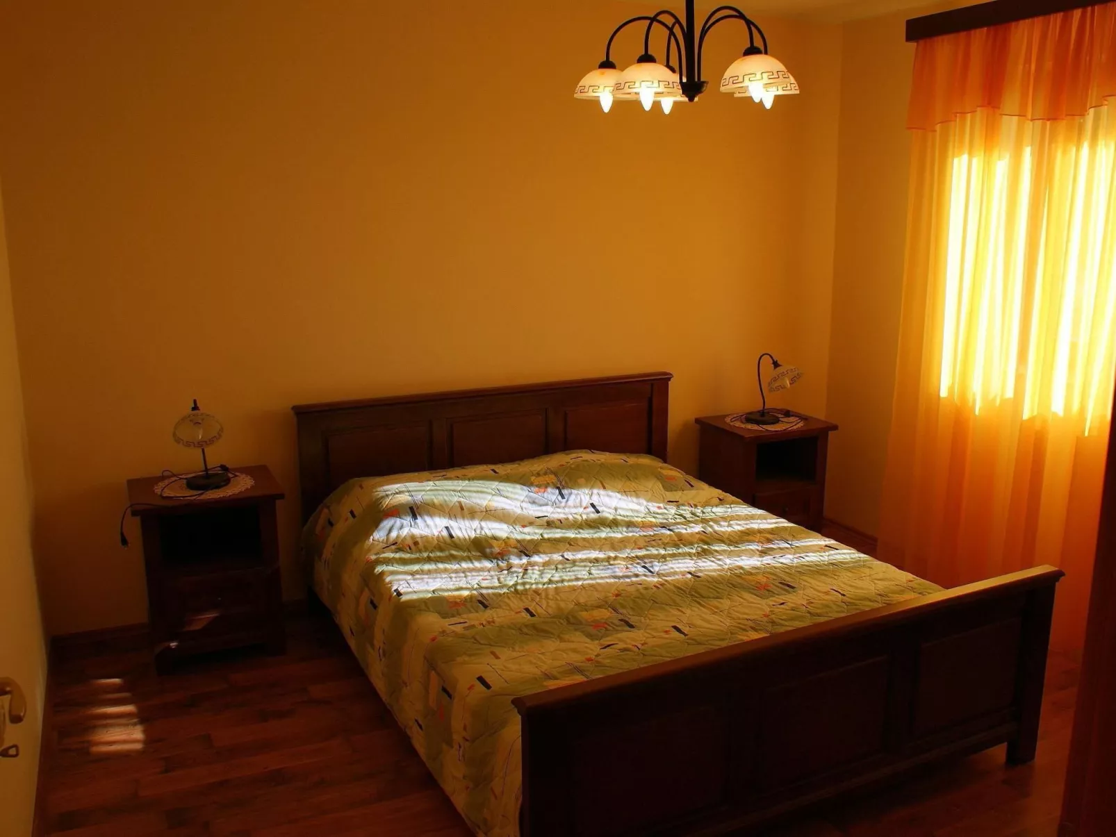 Charmantes Ferienhaus in Bartići mit Terrasse-Drinnen