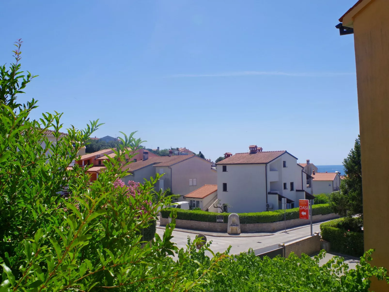 Schönes Apartment in Pješčana Uvala, Strand in der Nähe-Dehors