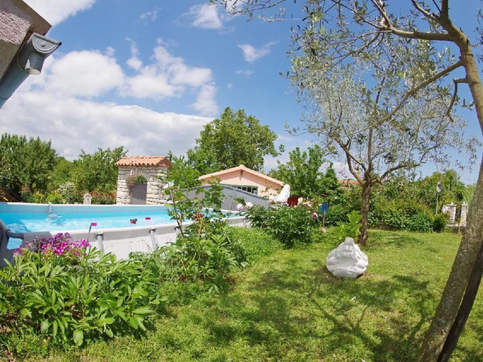 Im Dorf Peresiji-Image-tags.info