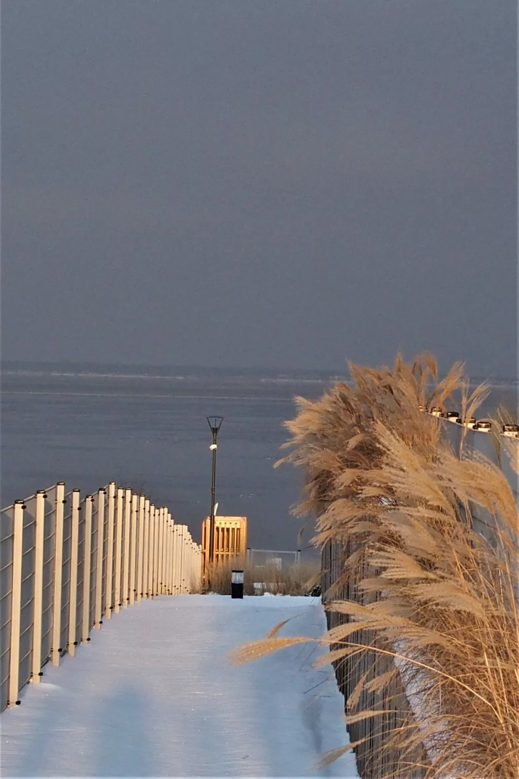 Moderne Ferienwohnung mit Balkon, nur 500 Meter von Meer und Strand entfernt-Draußen