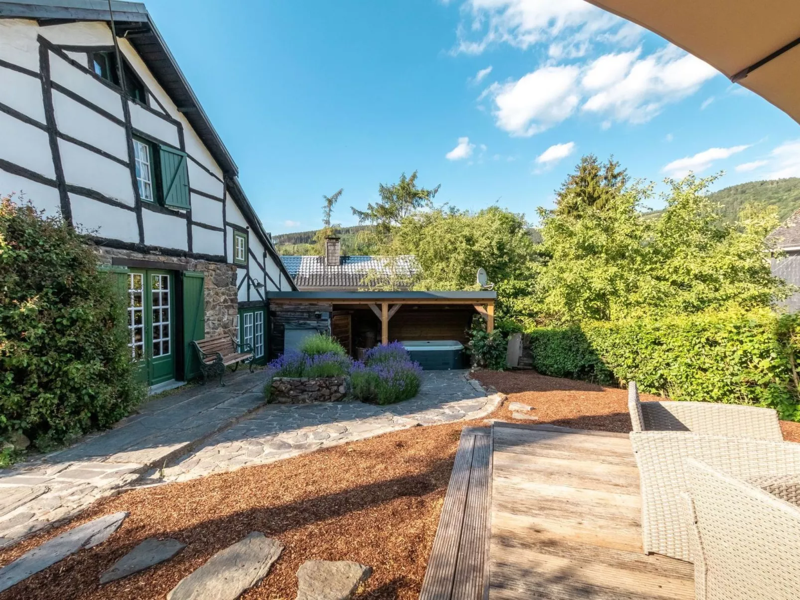 Ardenner Villa mit Jacuzzi-Outside