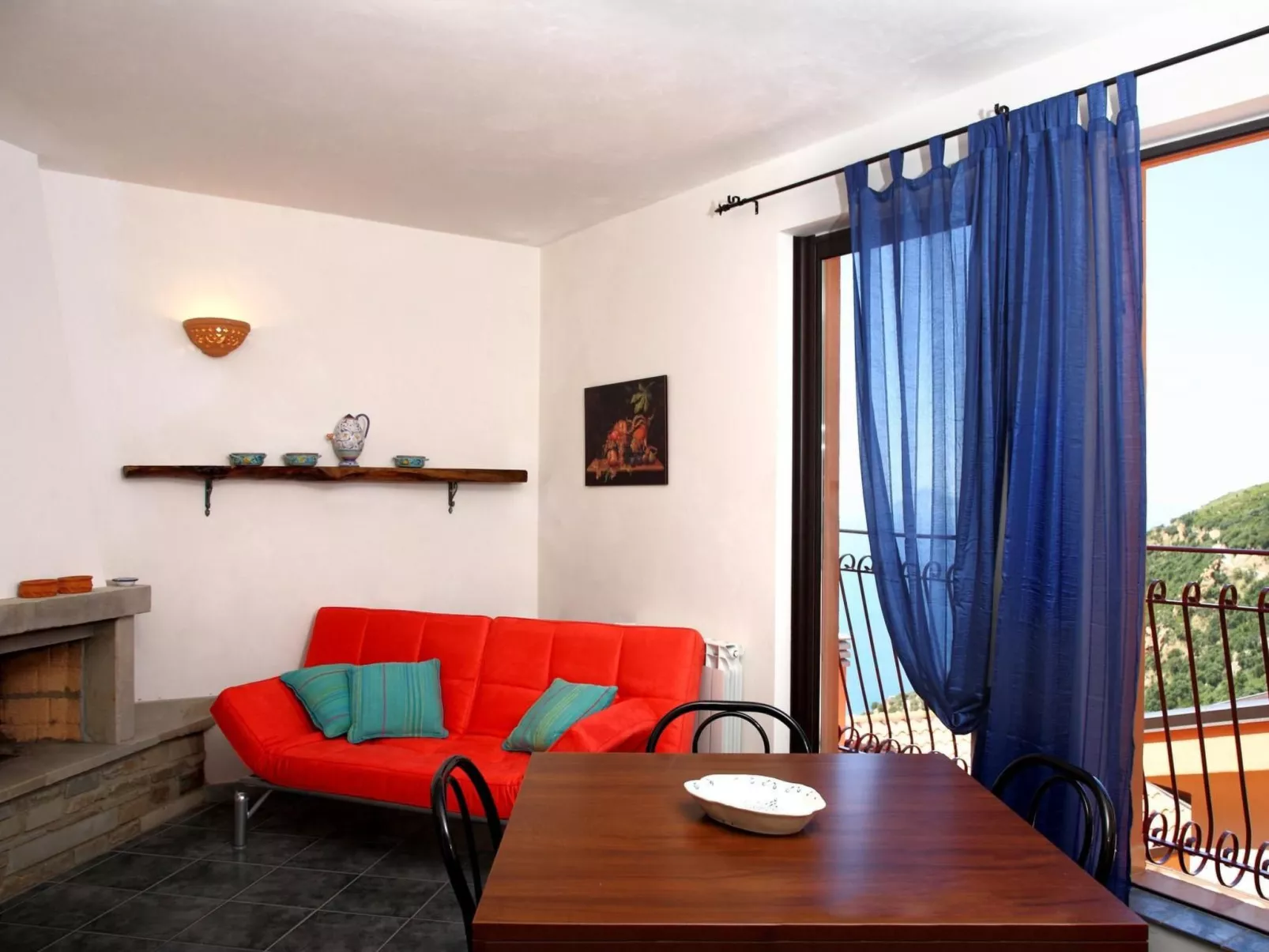 Flacher Kirschbaum-Drinnen