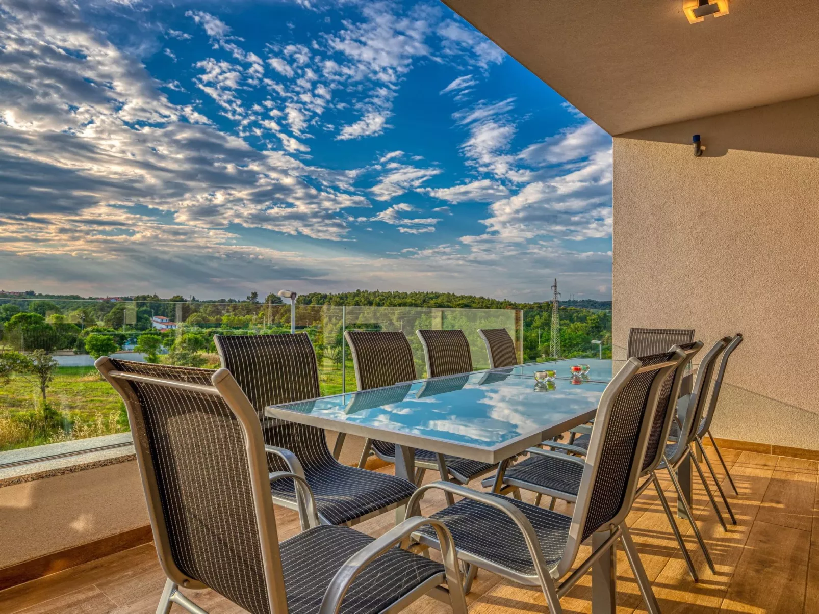 Leon's Holiday Homes-Dehors