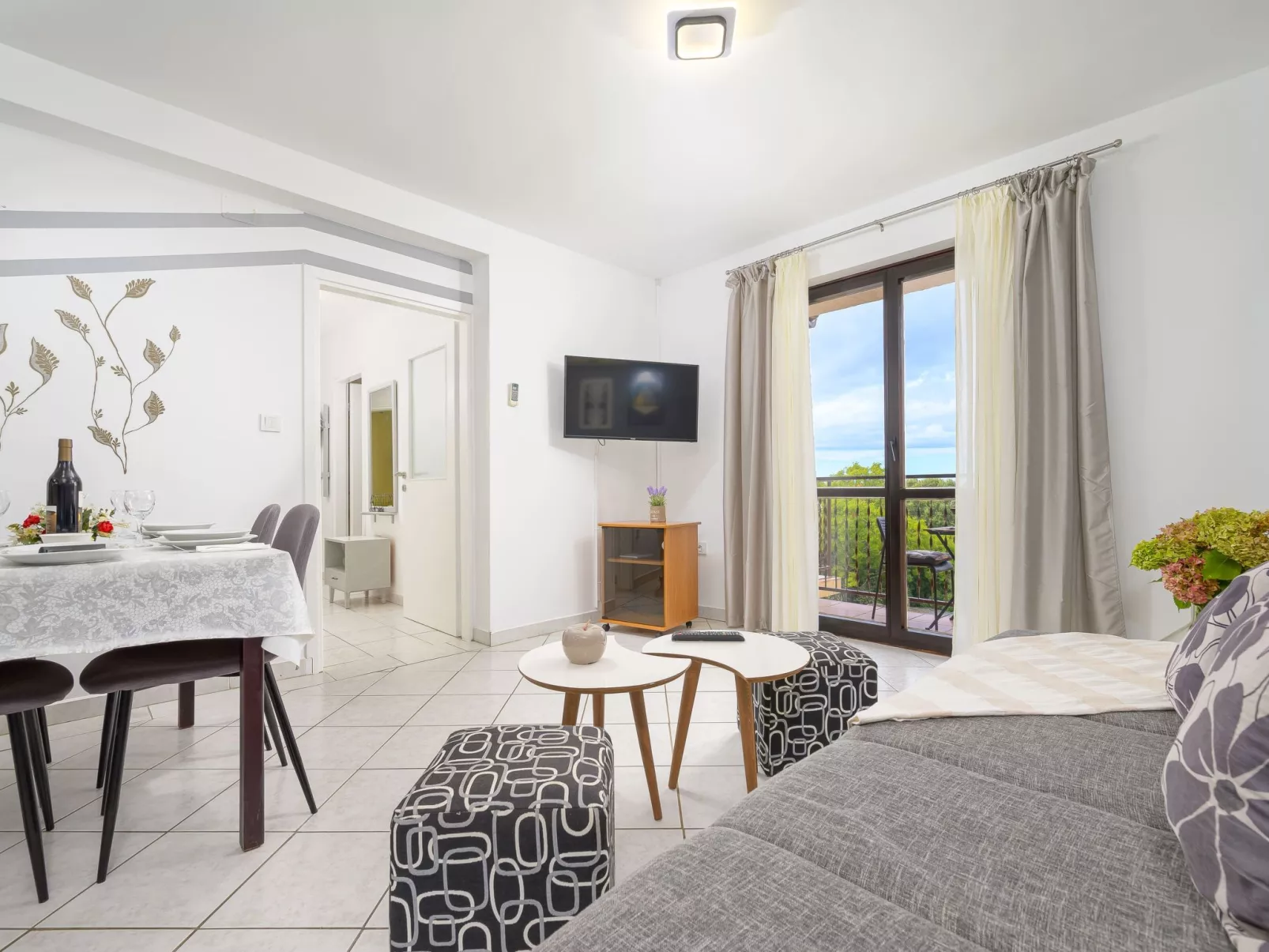 Stilvoll eingerichtete Ferienwohnung 4-Drinnen