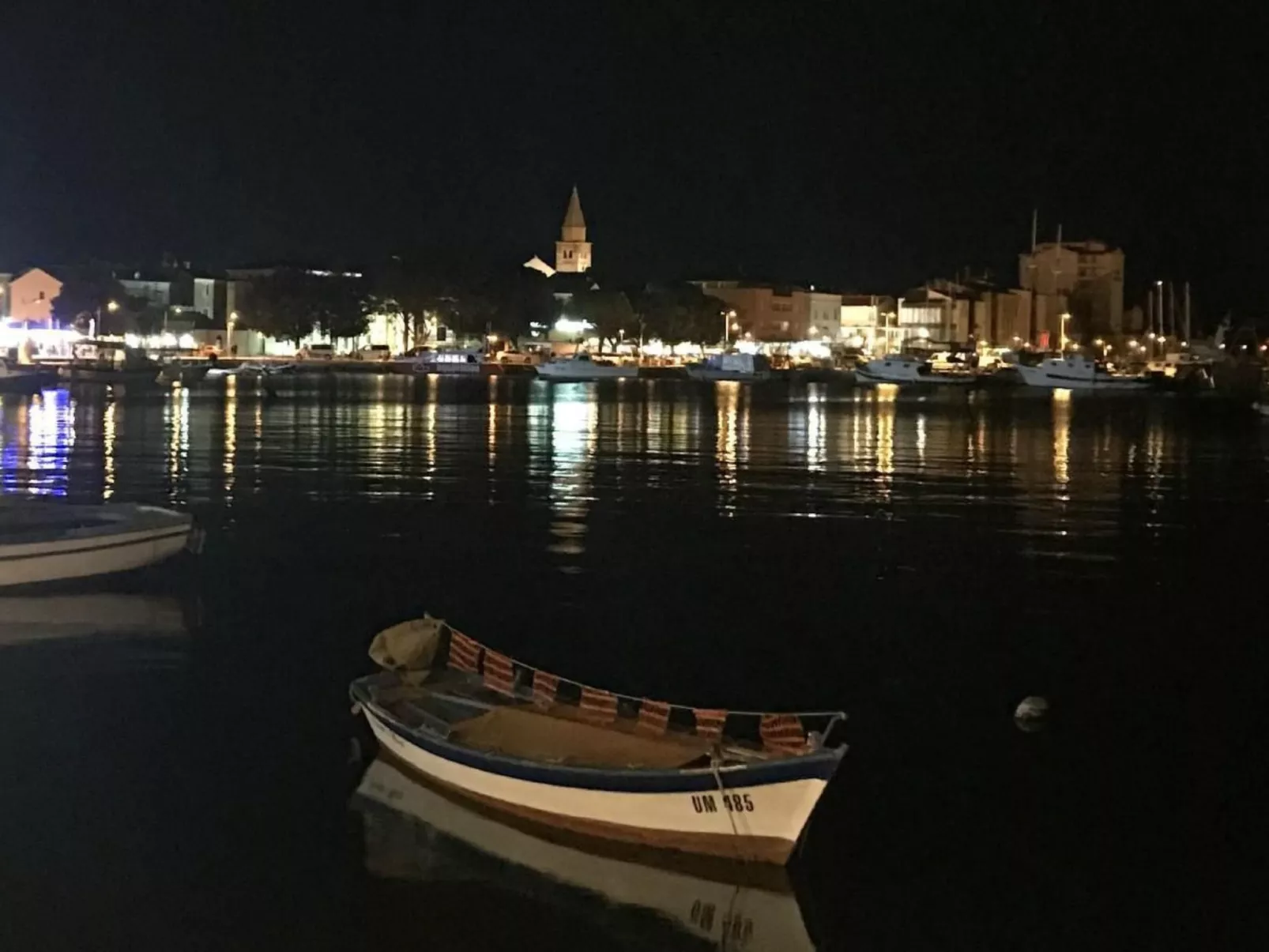 GALLERY SANDRO-Dedans