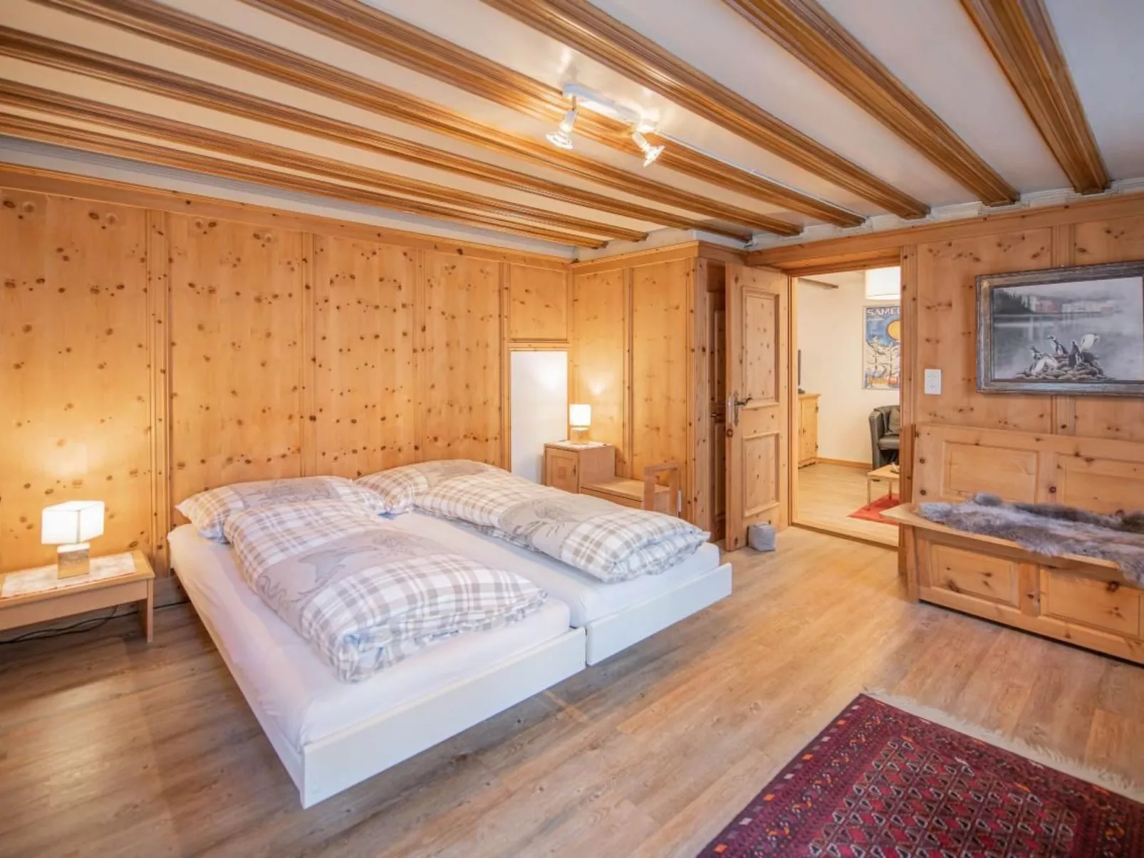 Chesa Treig - Inside