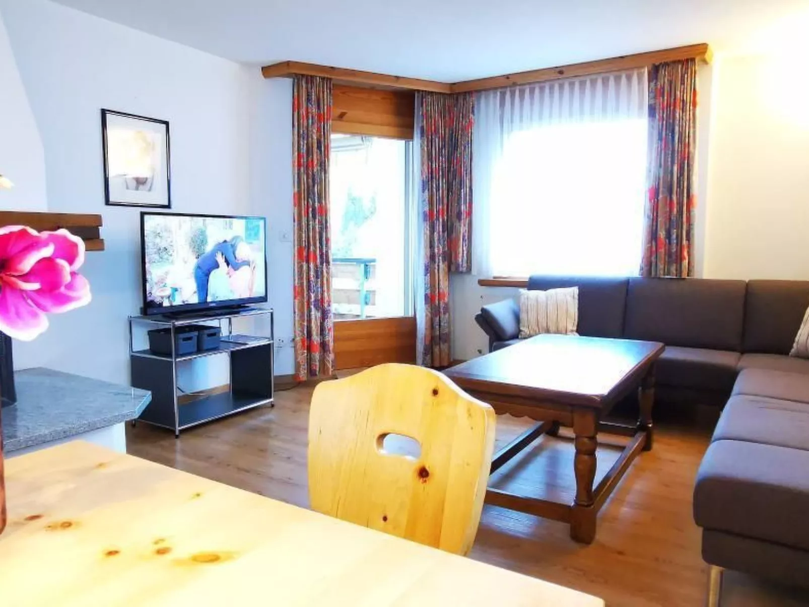 Via charels sur 8-Drinnen