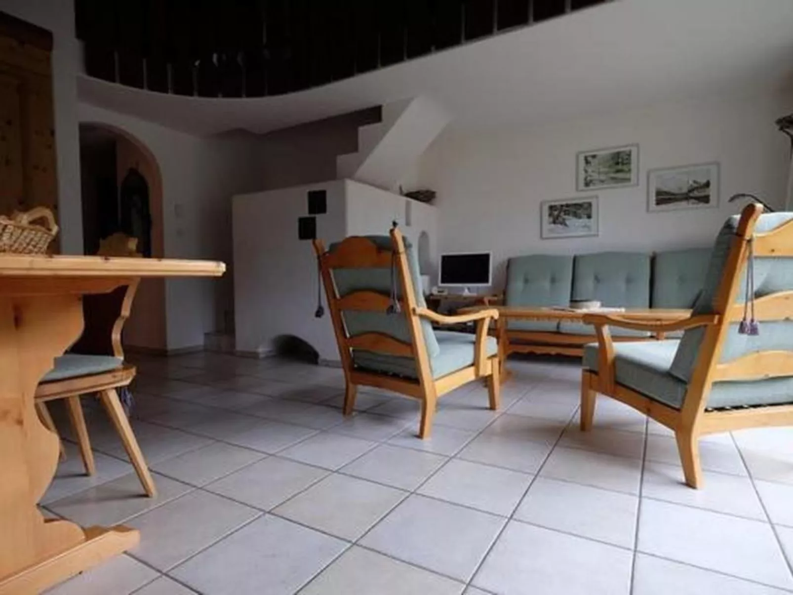 Curtins Sassella 1-Inside