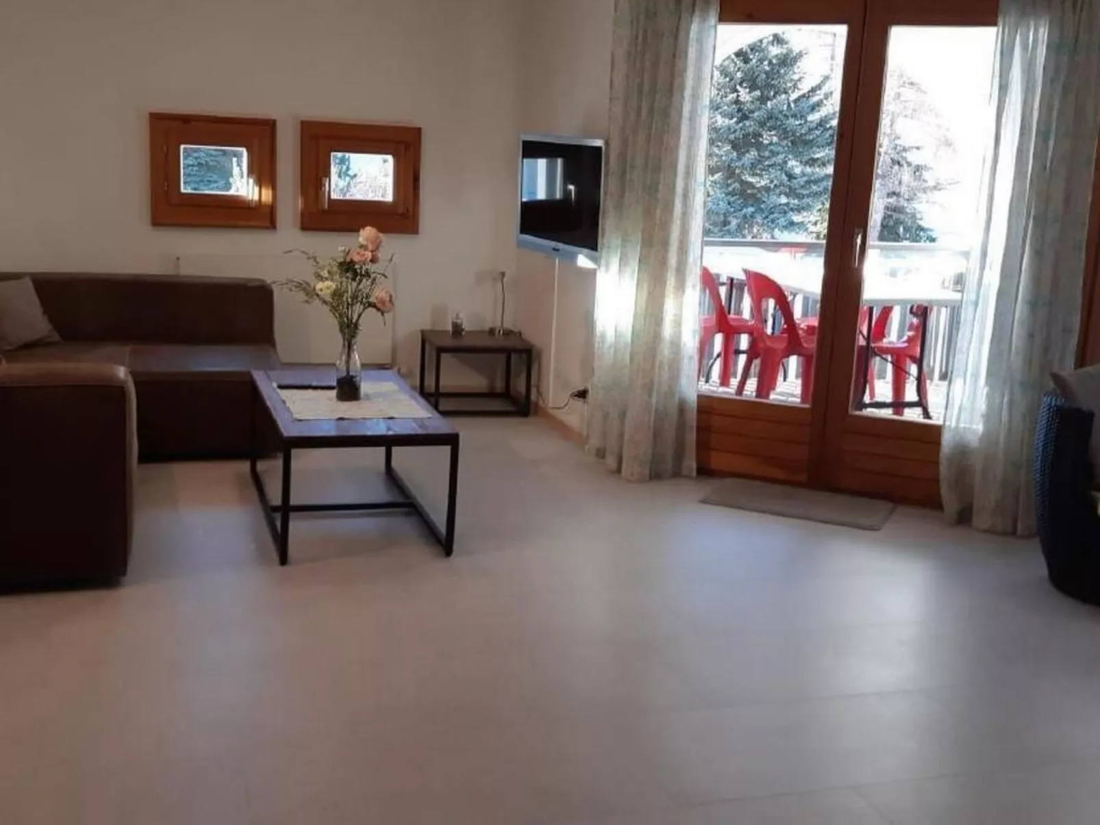 Chesa Polaschin  E-Drinnen