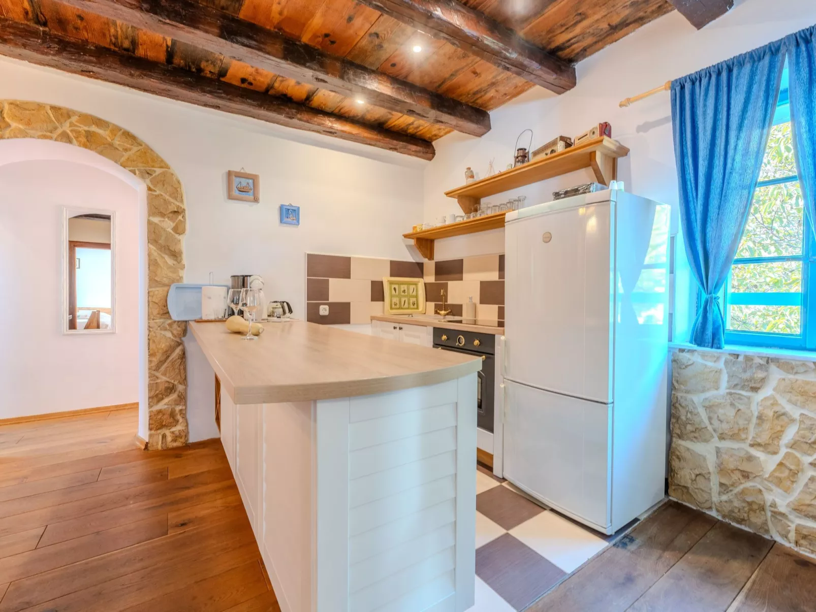 Heritage Stone House -T.A Leut Agency-Drinnen