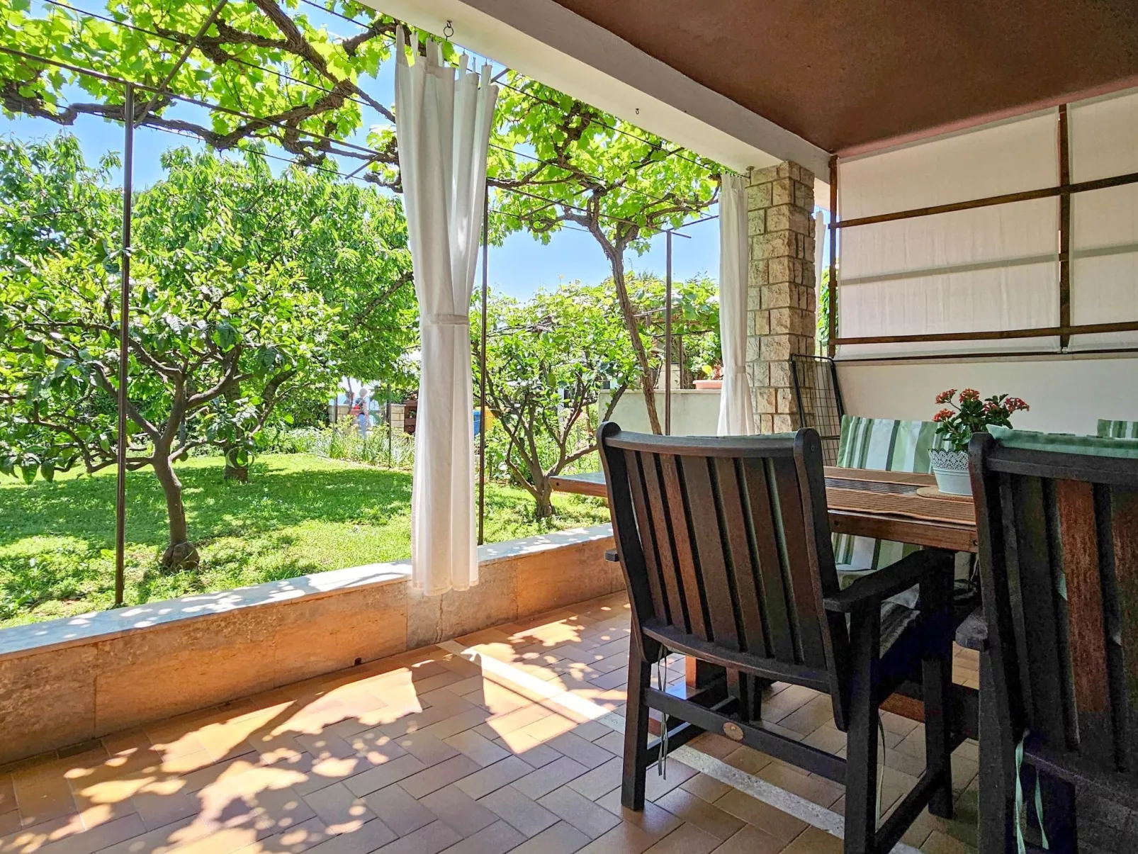 Für 4 Personen ca. 45 m&sup2; in Novigrad, Adriaküste Kroatien (Westküste von I-Inside