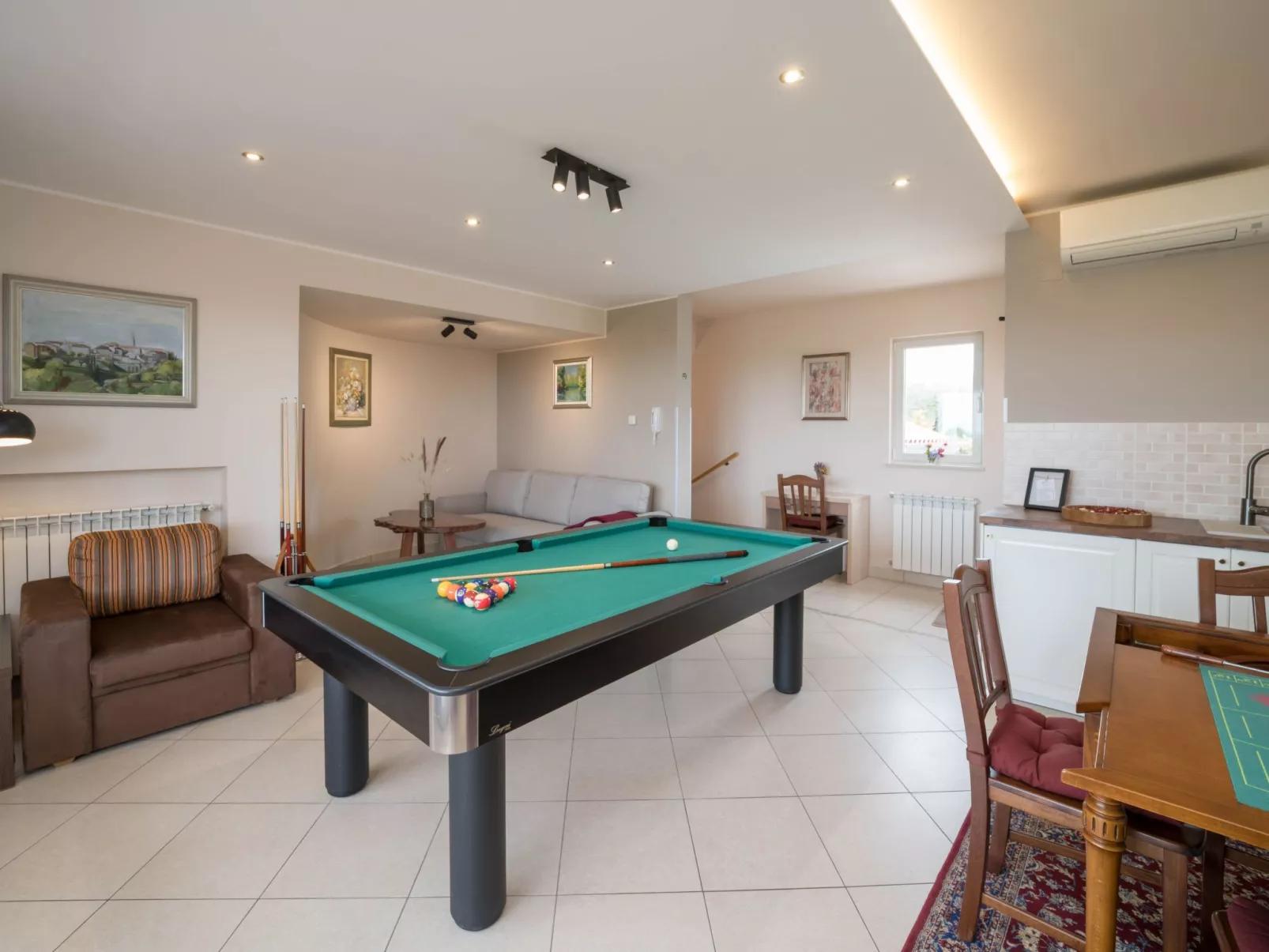 GioEin privater Bereich für 16 Personen, Pool und Sport-Inside