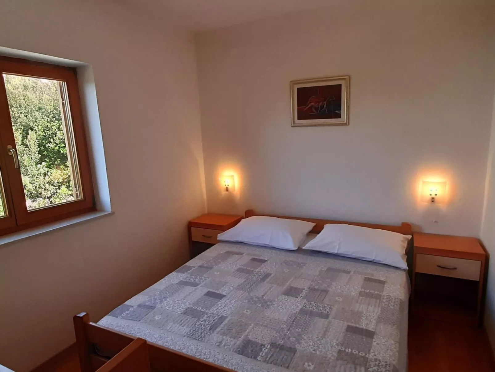 "Mia" mit Blick auf das Wasser-Dedans