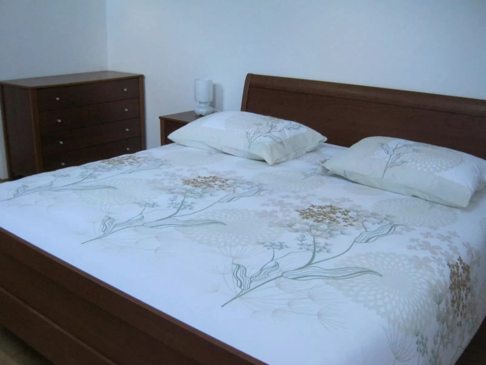 Geräumiges Ferienhaus inmitten der Natur-Drinnen