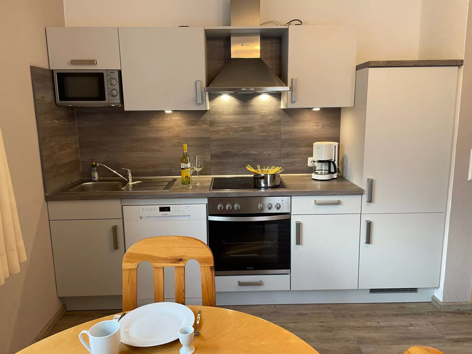 Helle Erdgeschosswohnung mit sonniger Terrasse-Inside