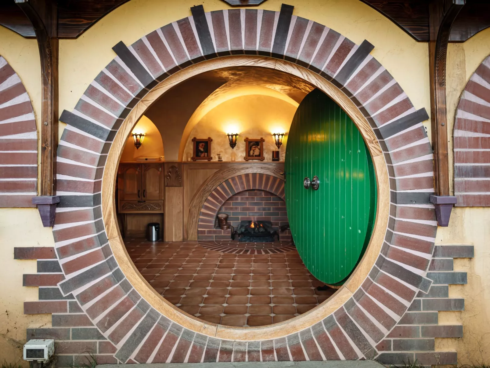 Hobbit House-Image-tags.info