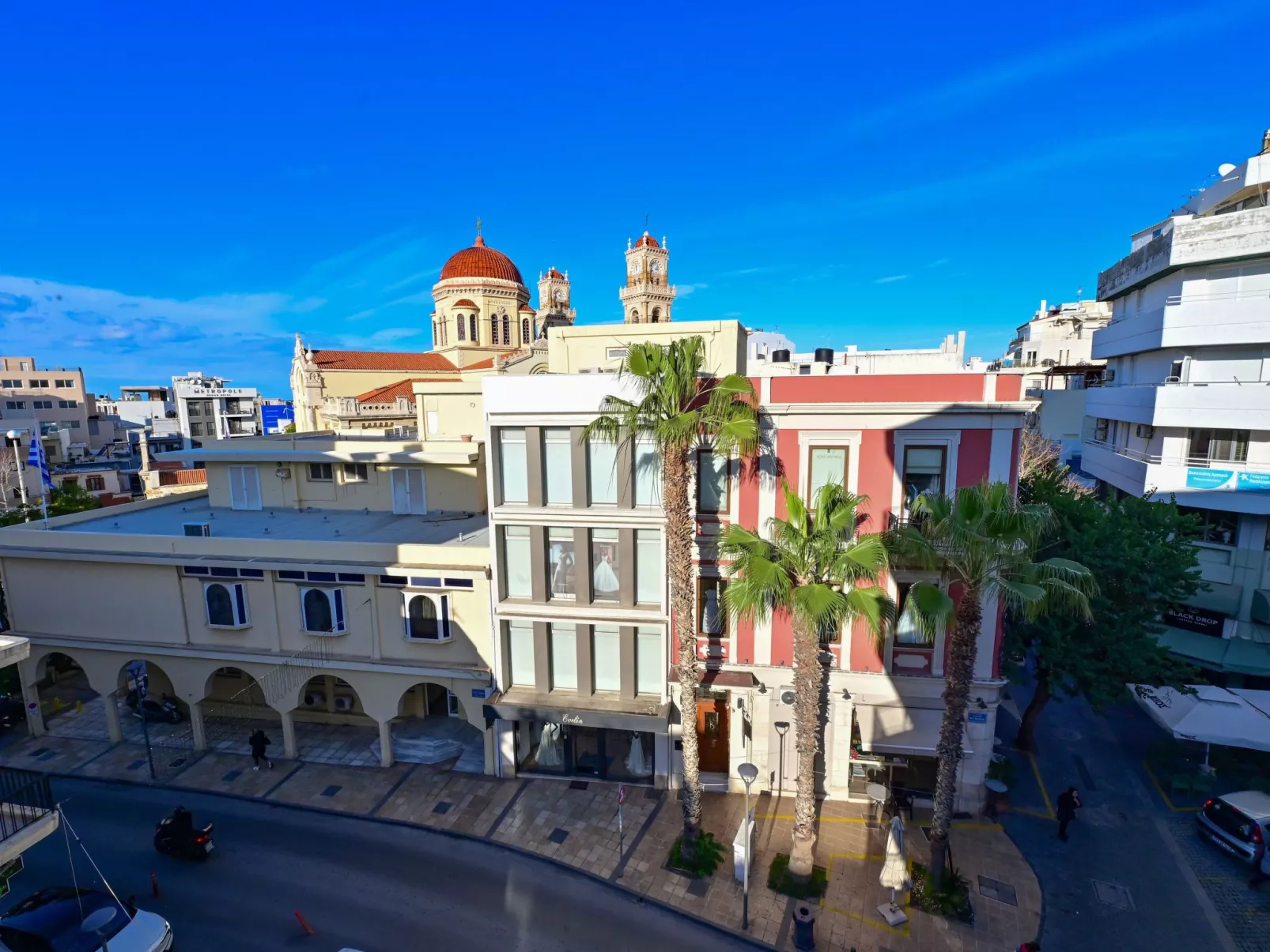 Royal Blue Central House "by Checkin"-Dedans