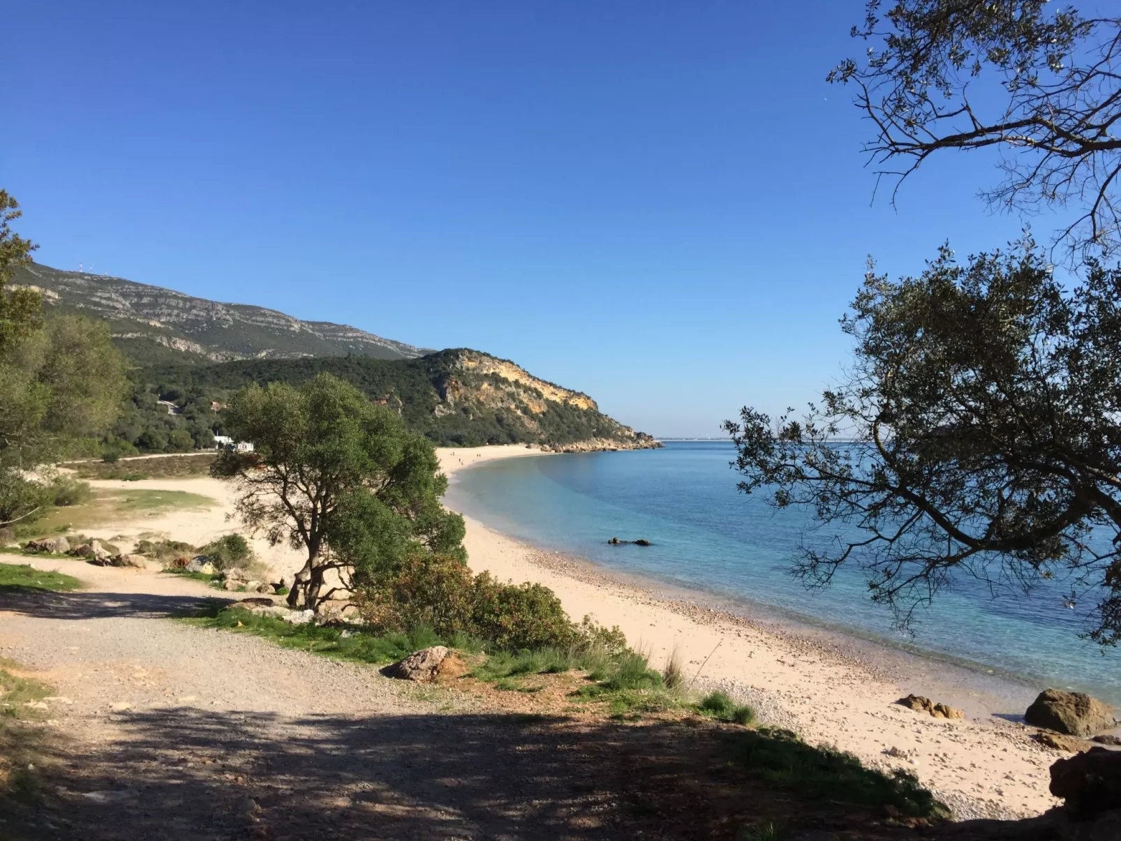 In Sesimbra mit Grill, Terrasse und Garten-Dehors