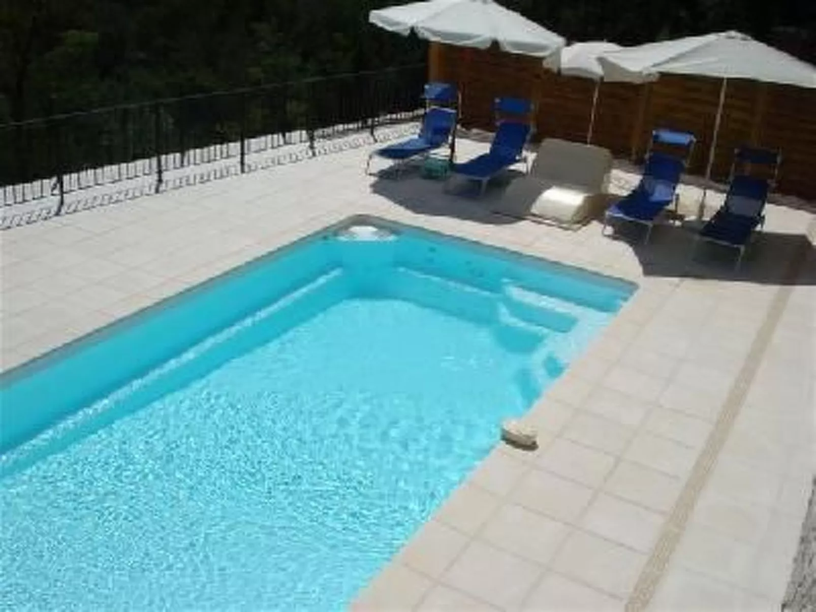 "Rocabel" mit Blick auf das Wasser-Inside