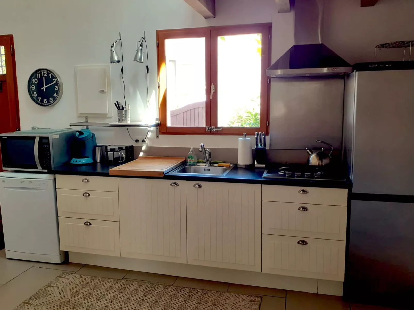 In La Livinière mit Großer Terrasse-Dedans