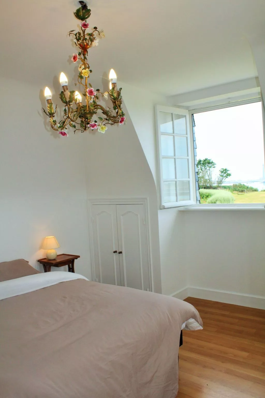 Men Toul Lilia-Dedans