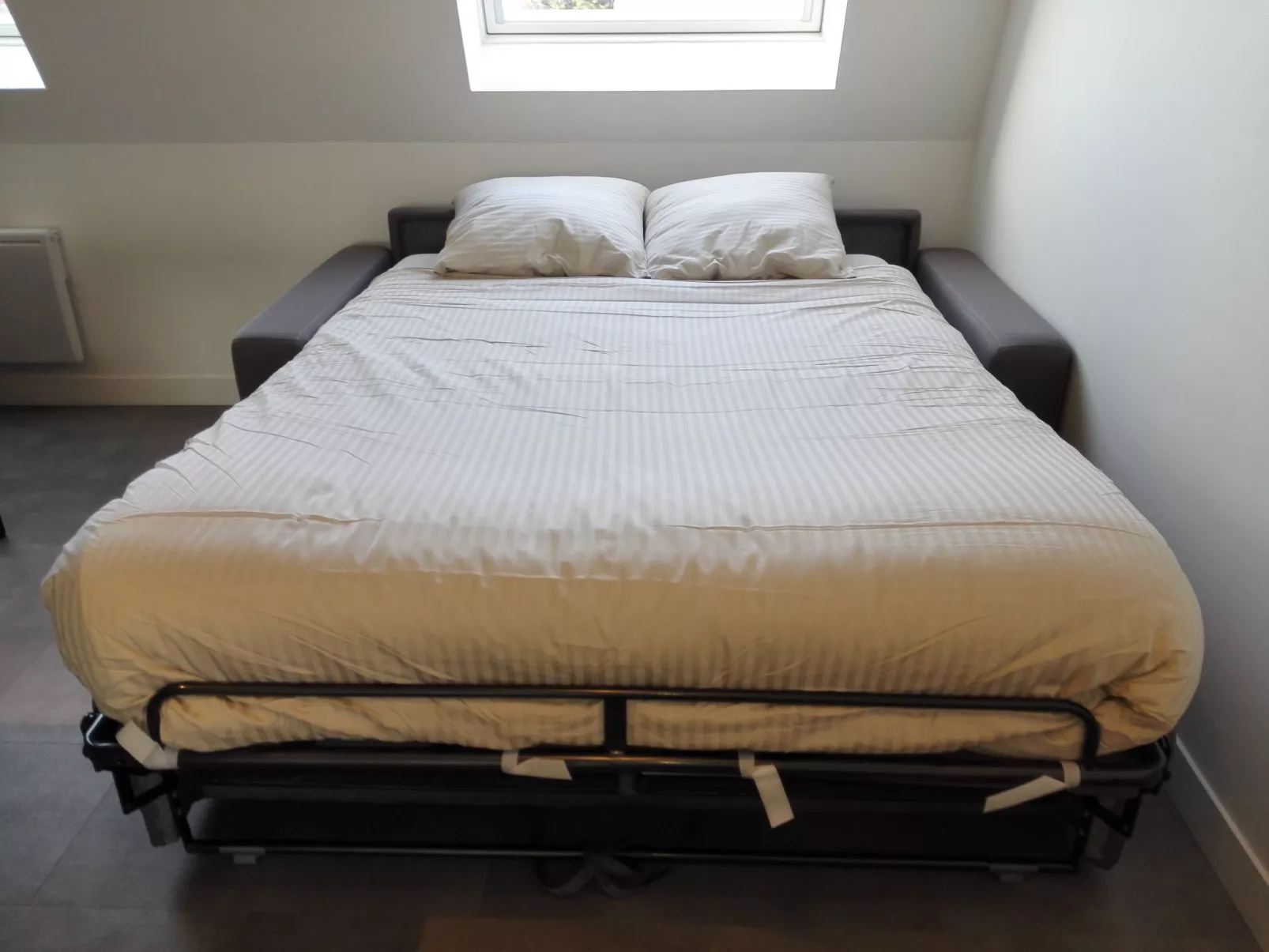 Moderne Duplexwohnung mit Durchgang in der Nähe von SPA-Dedans