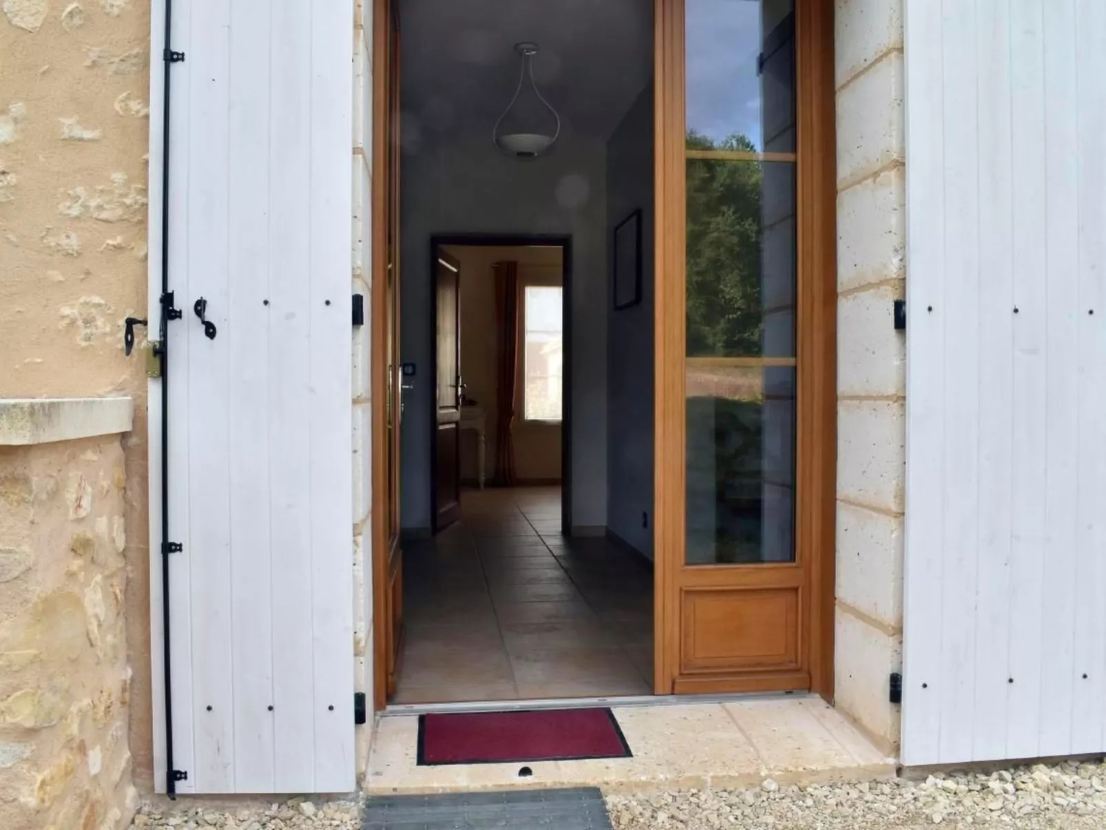 Swimmingpool, ruhig auf dem Land für zwei-Drinnen