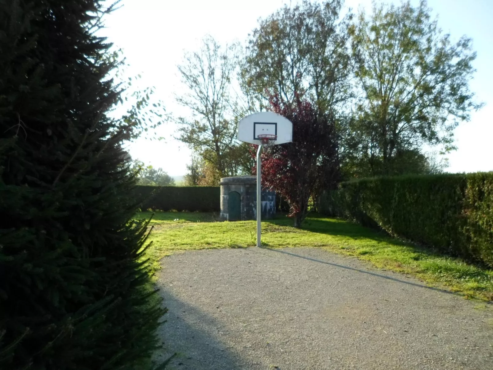 Steinhaus in ländlicher Umgebung mit Pool-Inside