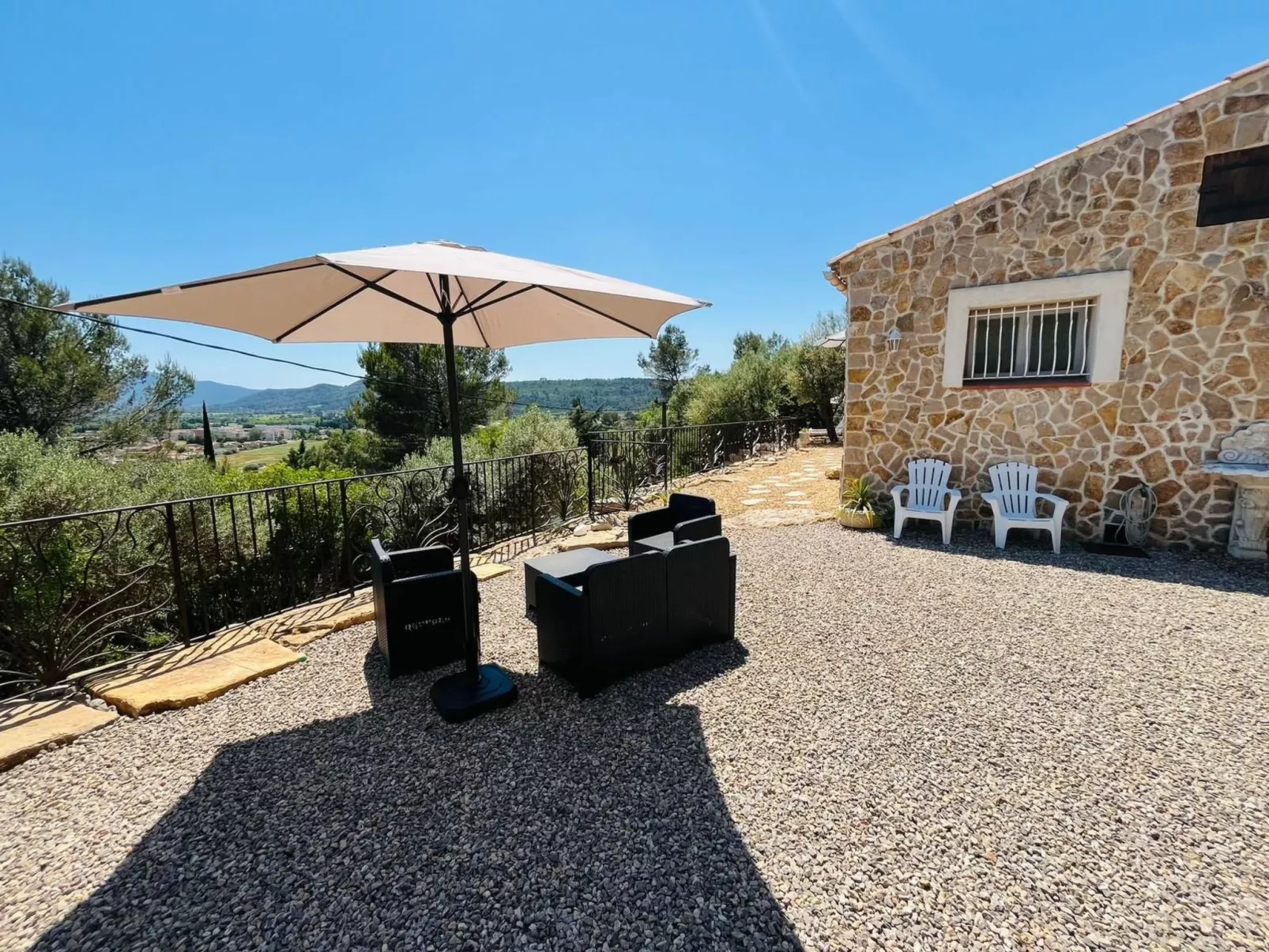 Villa "Les Alloes"-Inside