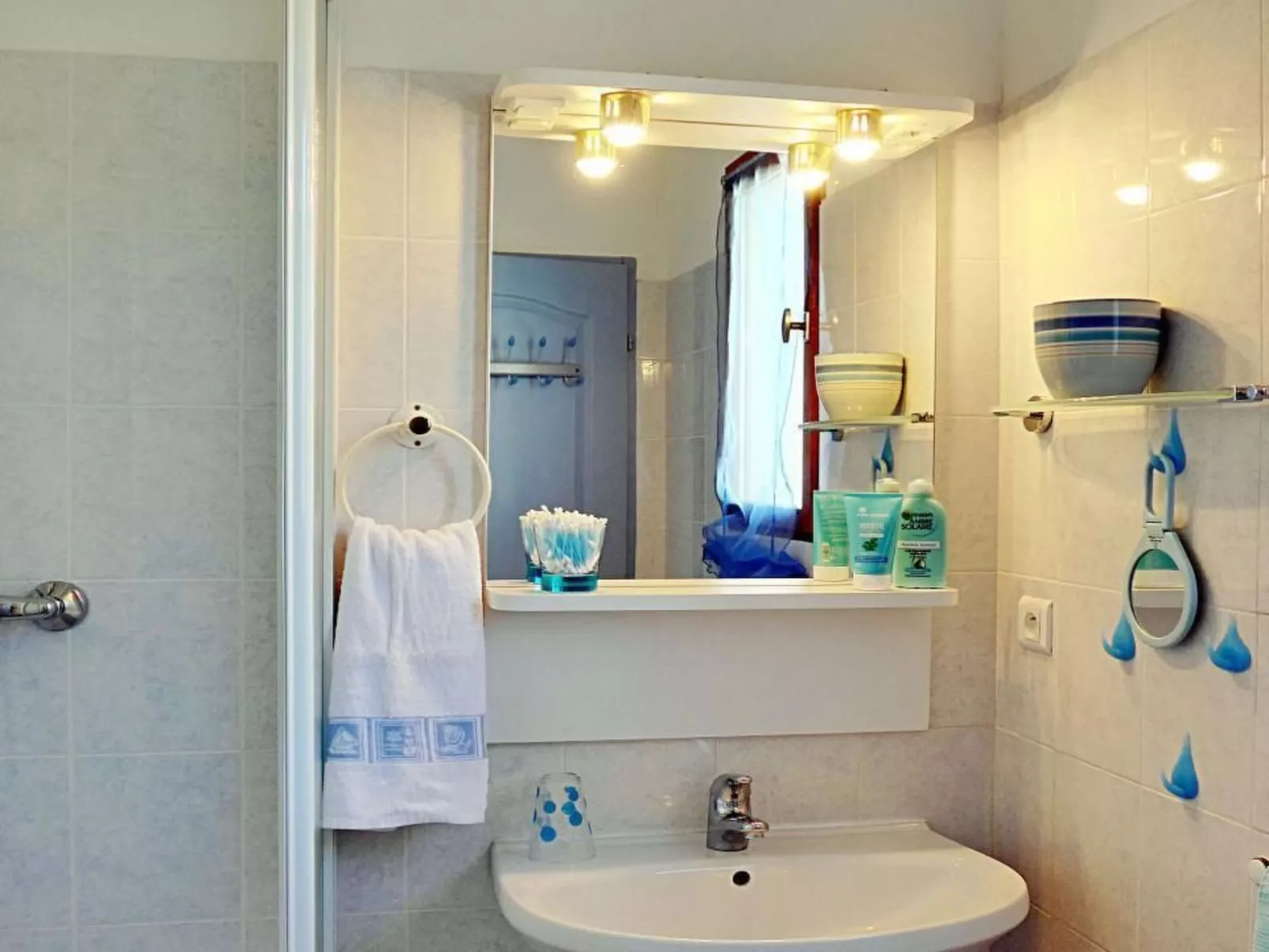 Villa und Pool mit Meerblick nur für Sie-Dedans