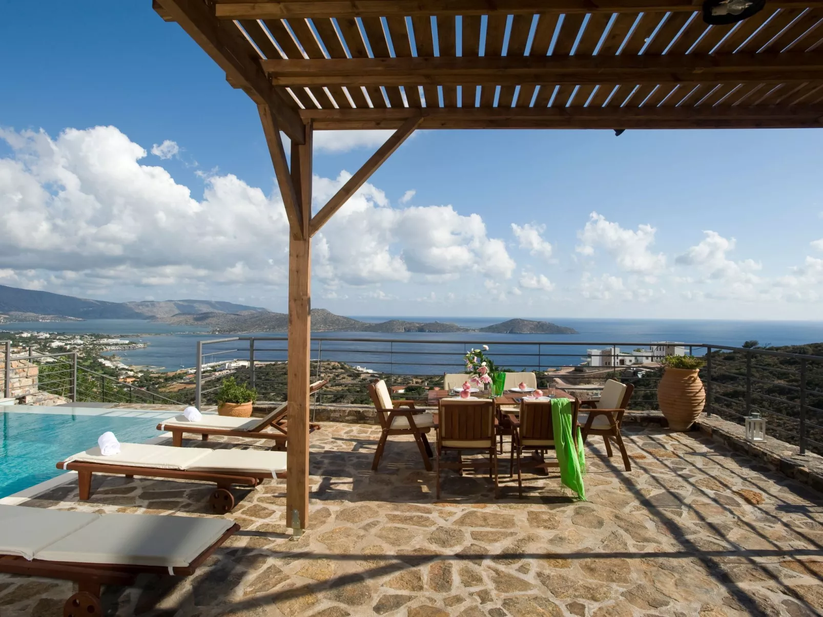 Mit Privatpool für 4 Personen  + 2 Kinder ca. 92 m&sup2; in Elounda, Kreta (Ost-Dedans