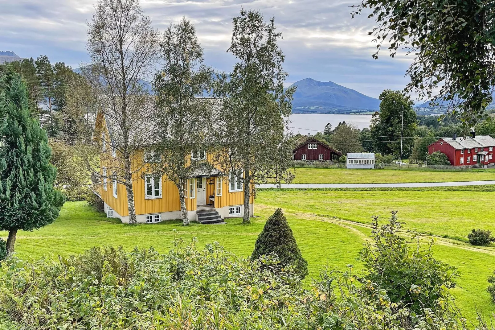 6 person holiday home in AVERØY-By Traum-Outdoor