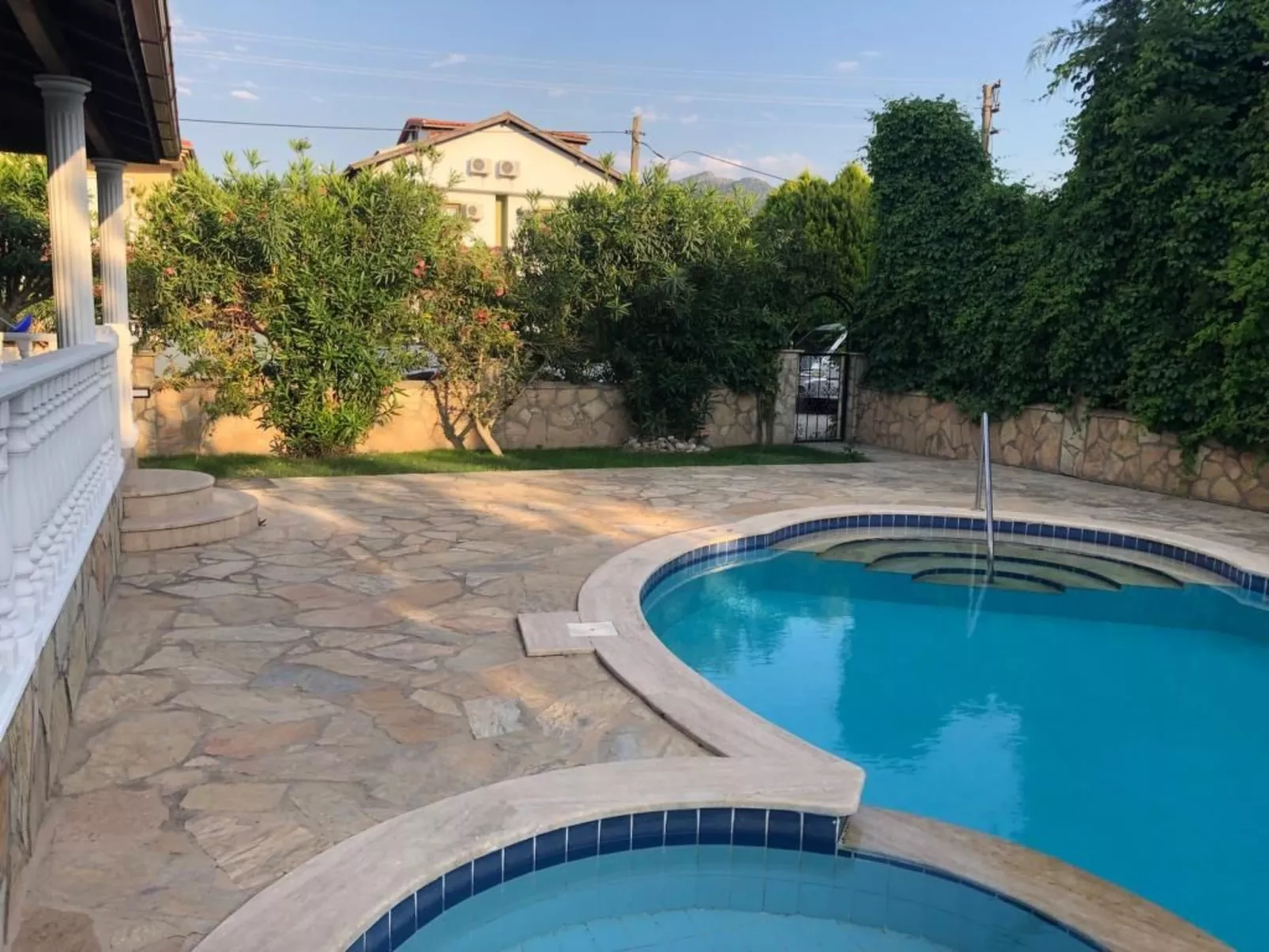 Mit Garten, Grill und Terrasse-Dehors