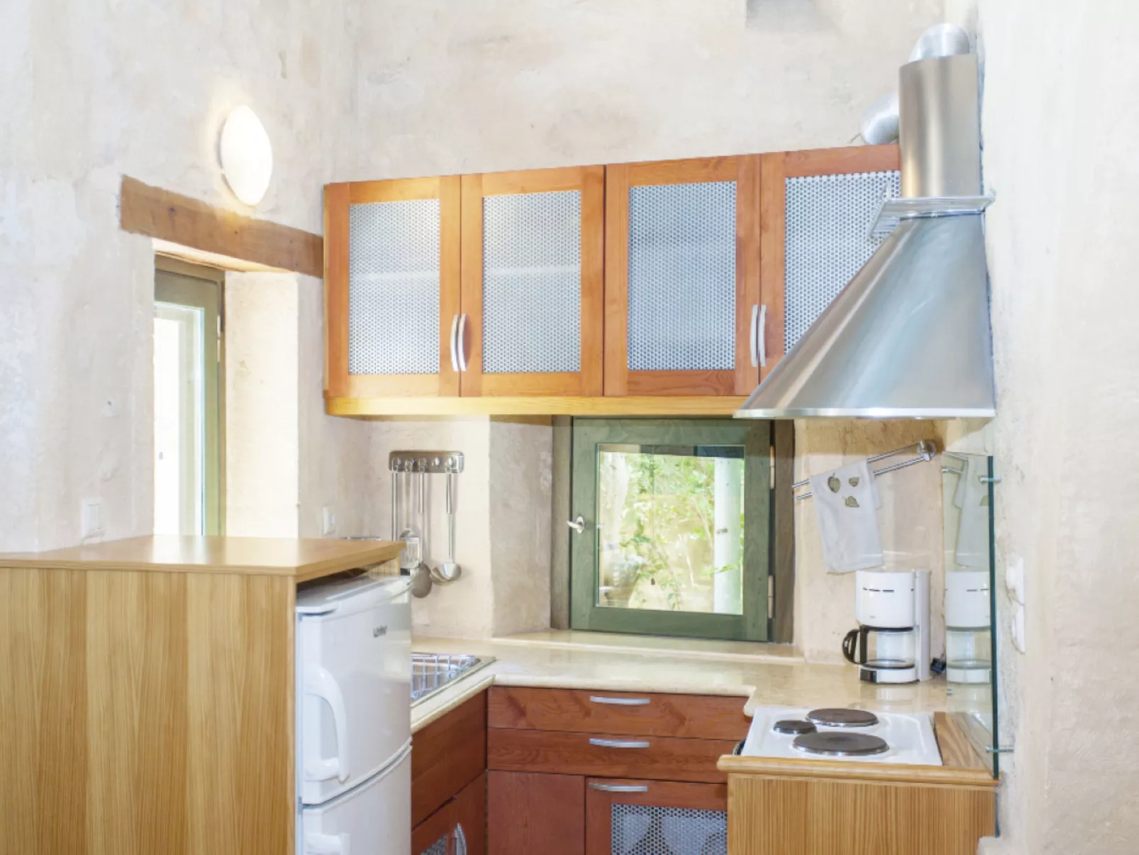 Mit privatem Pool in Roustika-Dedans