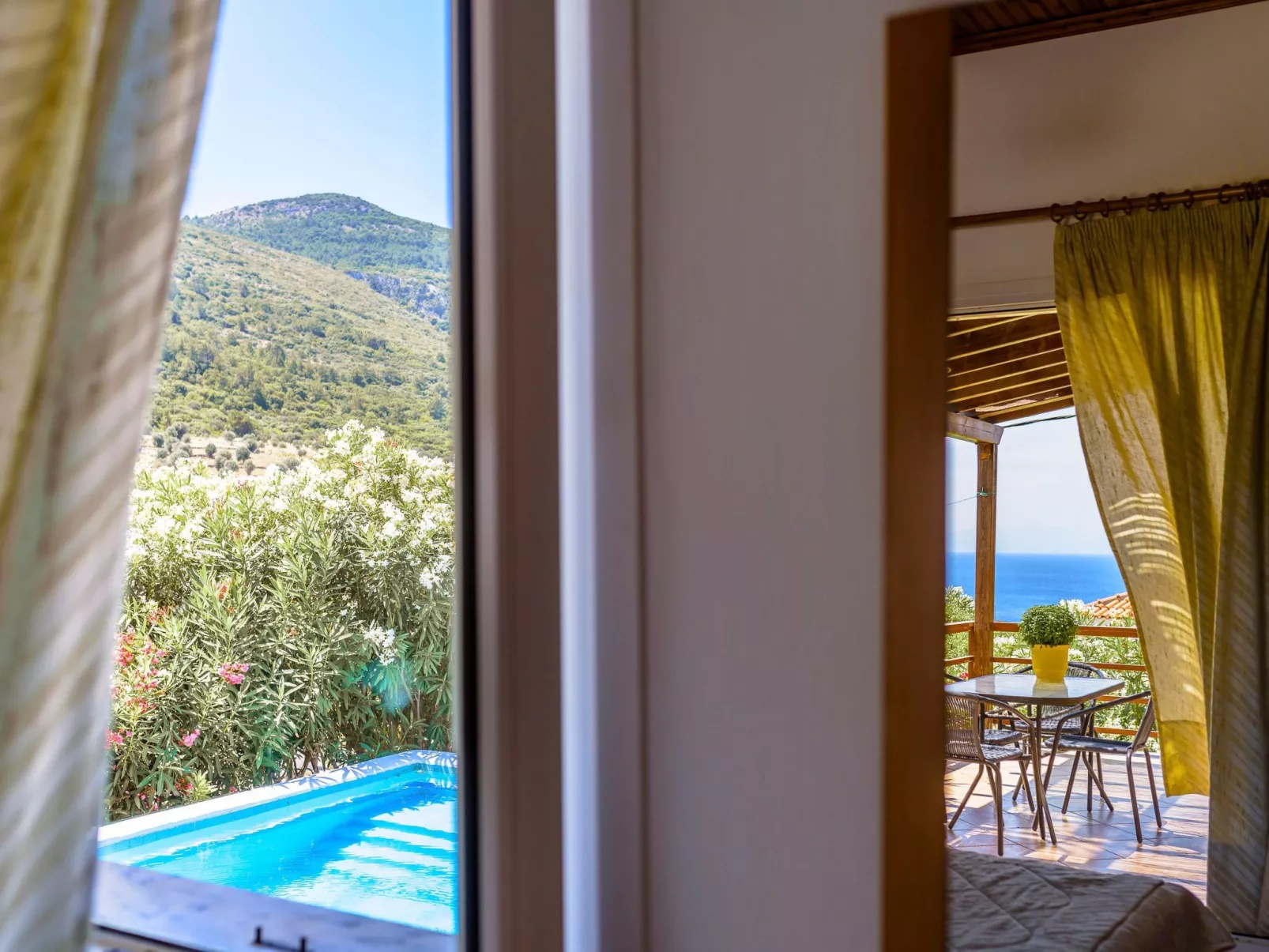 "Yellow Villa"-Inside