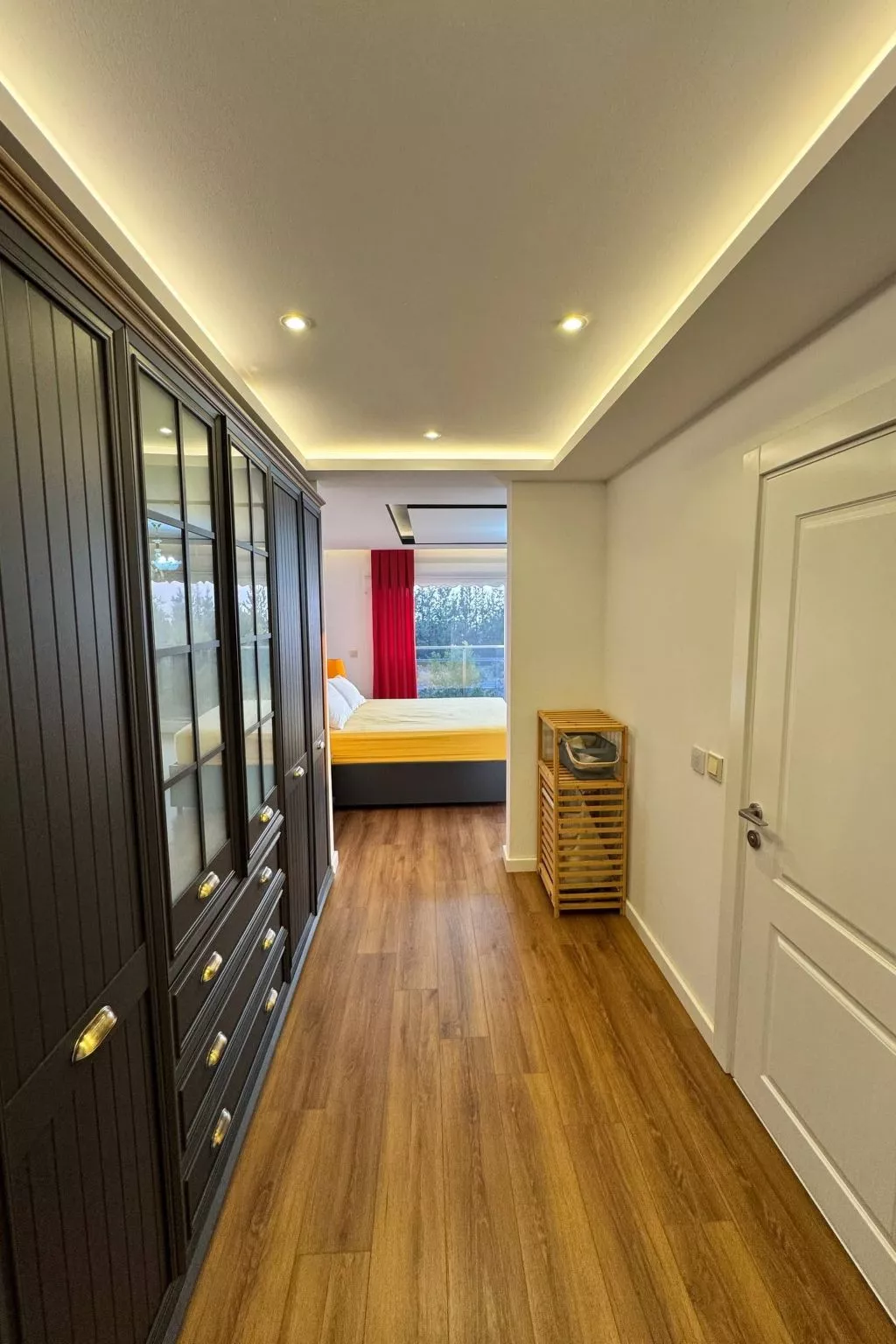 Genießen Sie Ihre sonnige Reise mit "NarVilla"-Image-tags.info